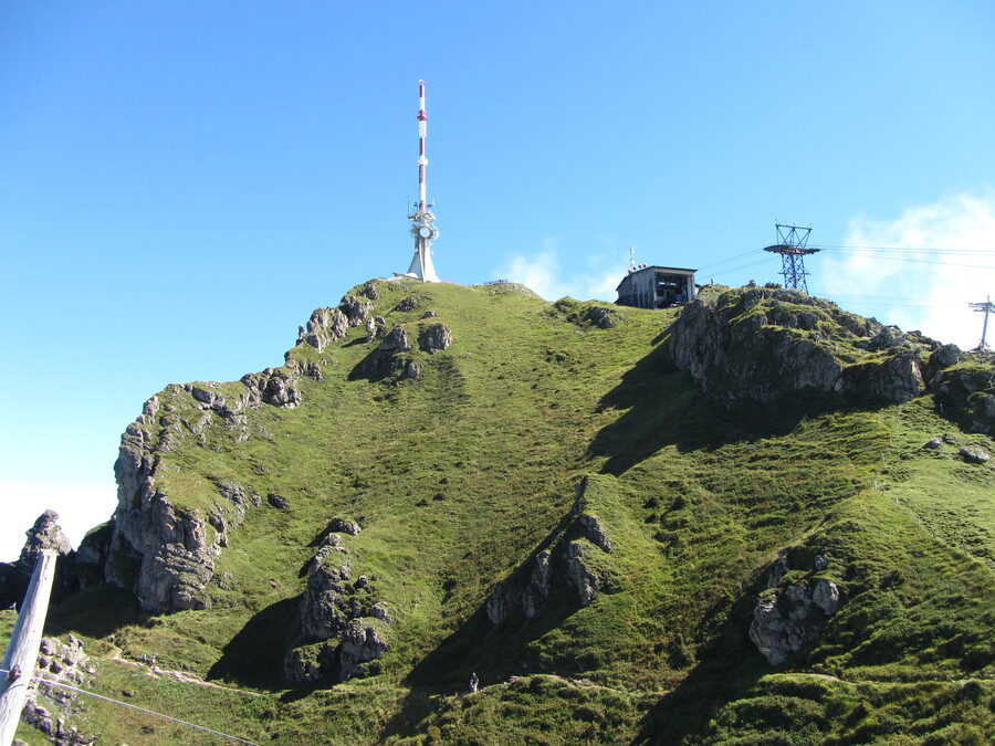 De top met de zendmast