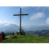 En boven. Er zaten ook twee mountainbikers bier te drinken