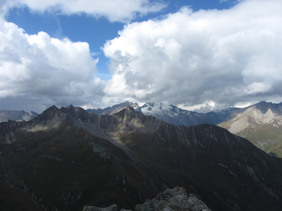 De Rötspitz heeft z'n top in de wolken