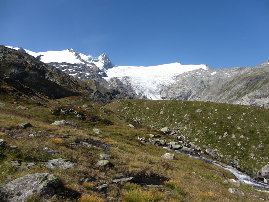 De route loopt over de oude morene