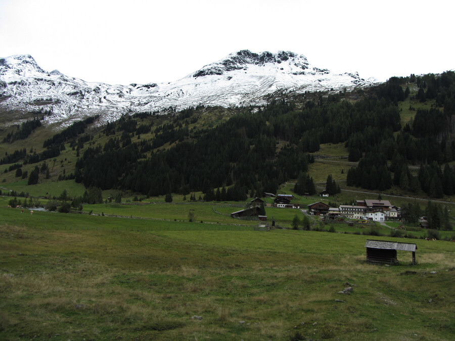 Matreier Tauernhaus onder de Messelingkogel