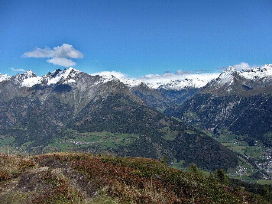 Richting Felbertauern. De verse sneeuw op de Ochsenbug is al flink weggedooid in de felle zon