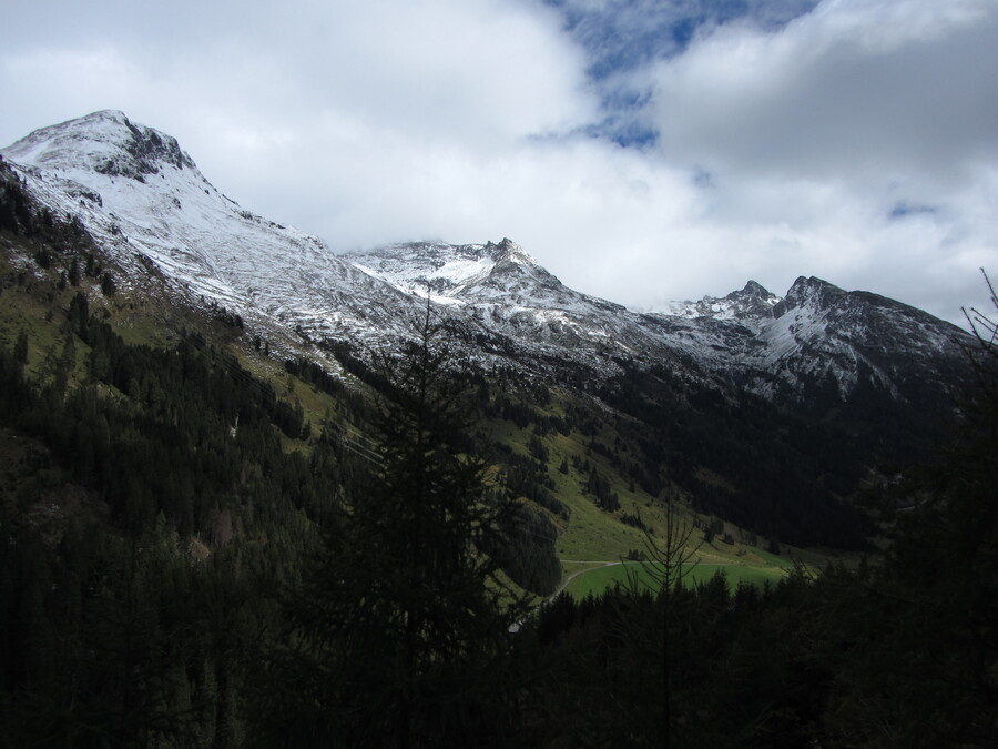 Wat verder het dal in, terugkijken richting Felbertauern