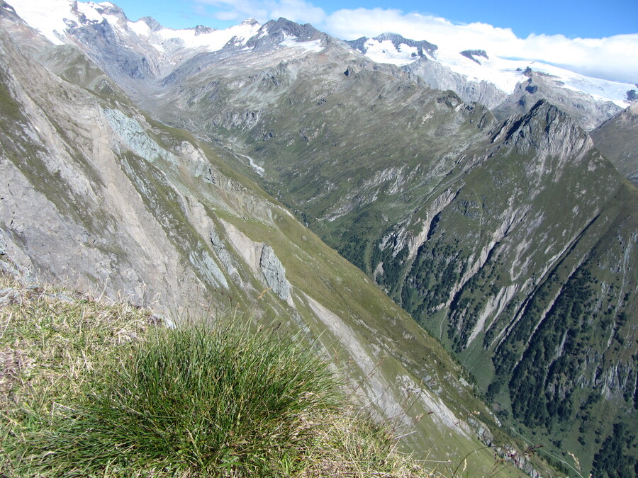 Maurertal met Essener- und Rostocker Hütte. De Türml bij het Türmljoch is ook mooi zichtbaar