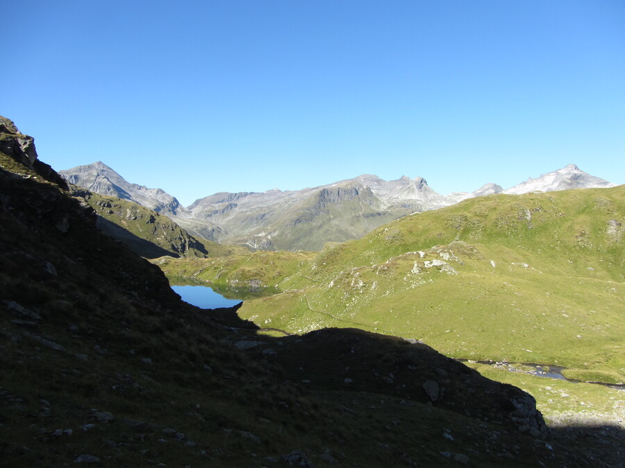 De Löbbensee ligt ook al half in de schaduw