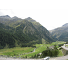 Blik vanaf de Felbertauerntunnel naar het Tauernhaus, Außergschlöss en de Wildenkogel. Vorig jaar lag er tot aan de waterval sneeuw.