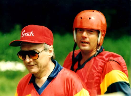 Met Peter Koelewijn als coach in de 'wie lijkt het meest op Erik Muller'-wedstrijd